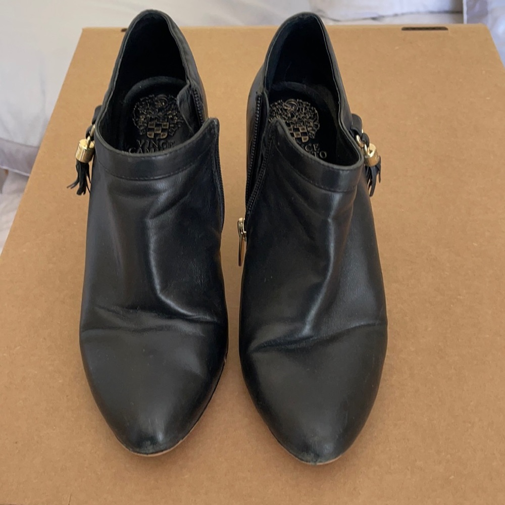 Vc Black leather booties